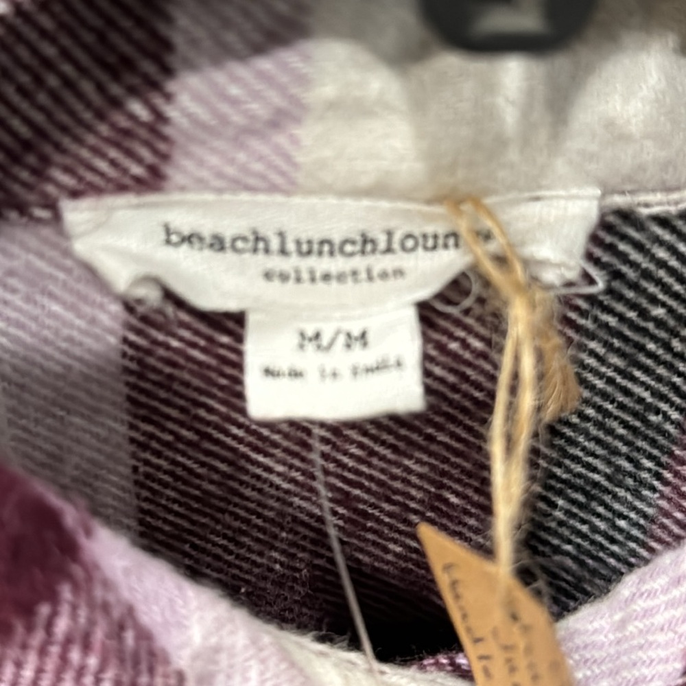 Woman’s Shacket. - Picture 3 of 7